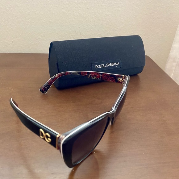 Like new Dolce & Gabbana shades - Picture 4 of 6
